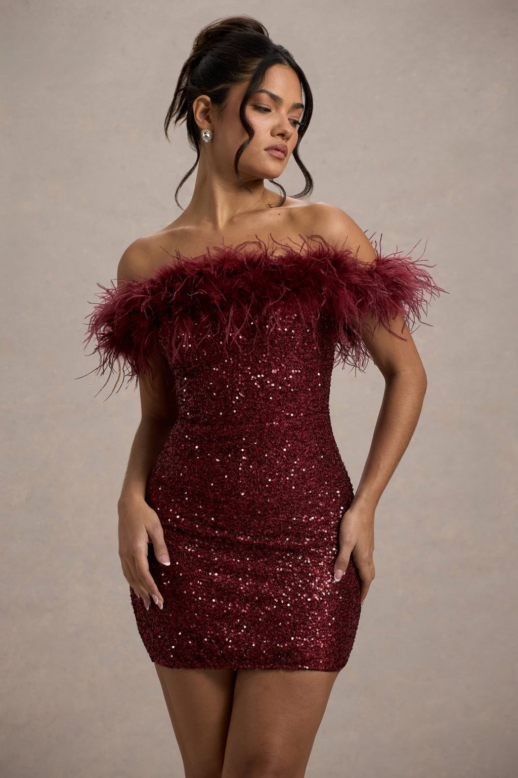 Riva Capri | Abito con paillettes e piume