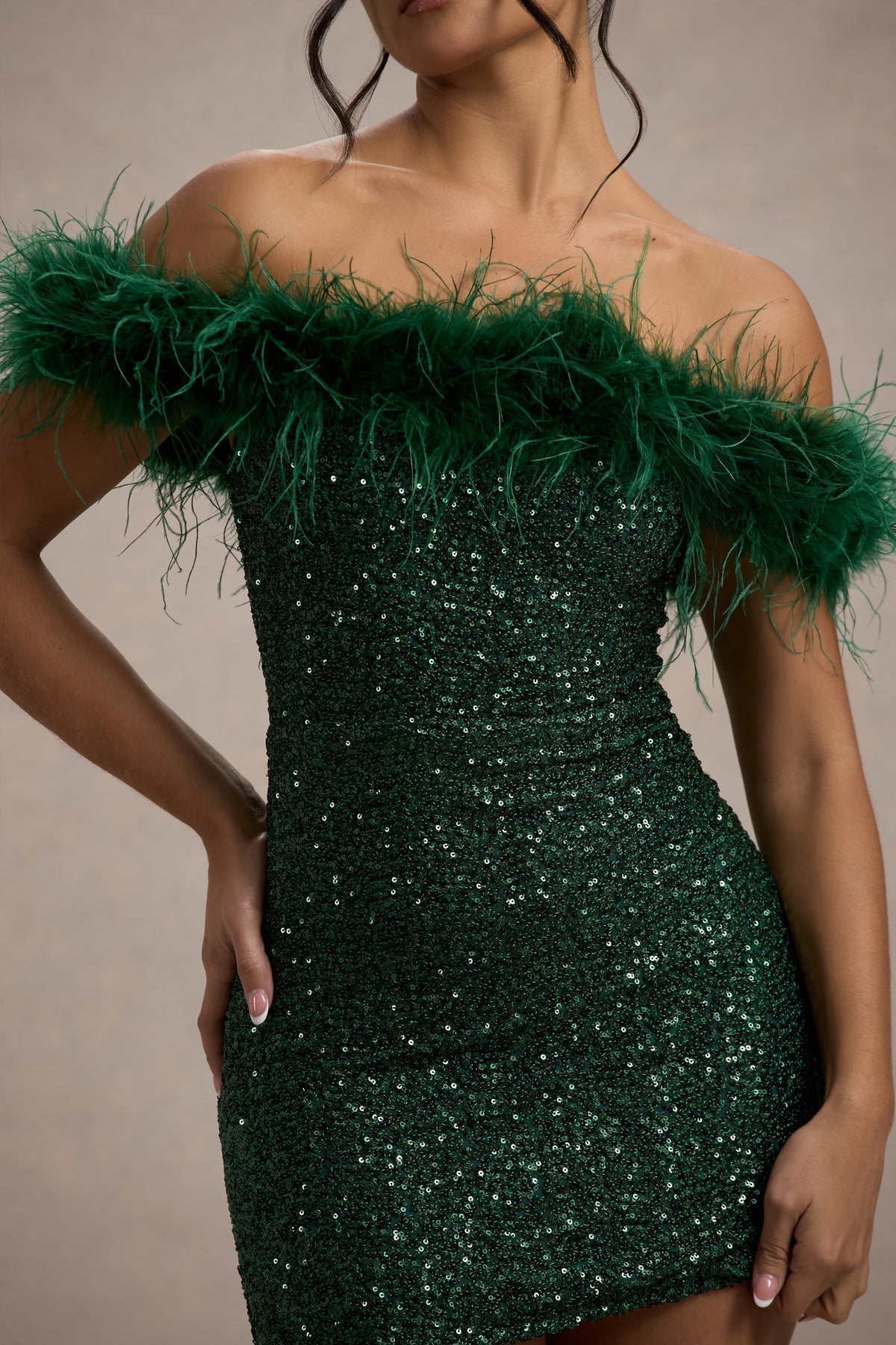 Riva Capri | Abito con paillettes e piume
